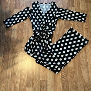 🖤⚪️ NY Collection. Size Small. Black and white jumpsuit. EUC.